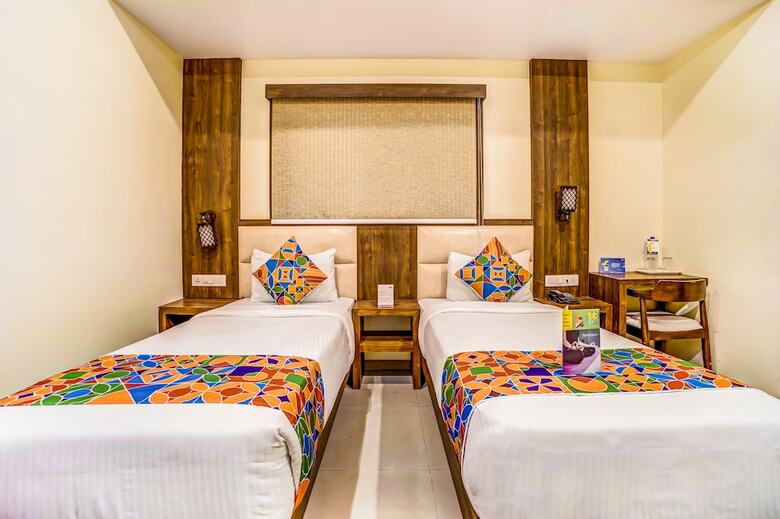 Fabhotel Adlon International