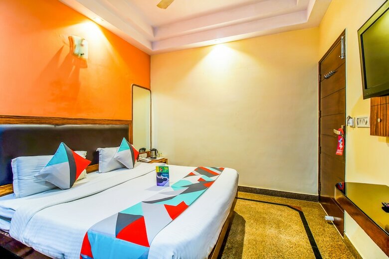 Hotel Fabexpress Jaggi Palace