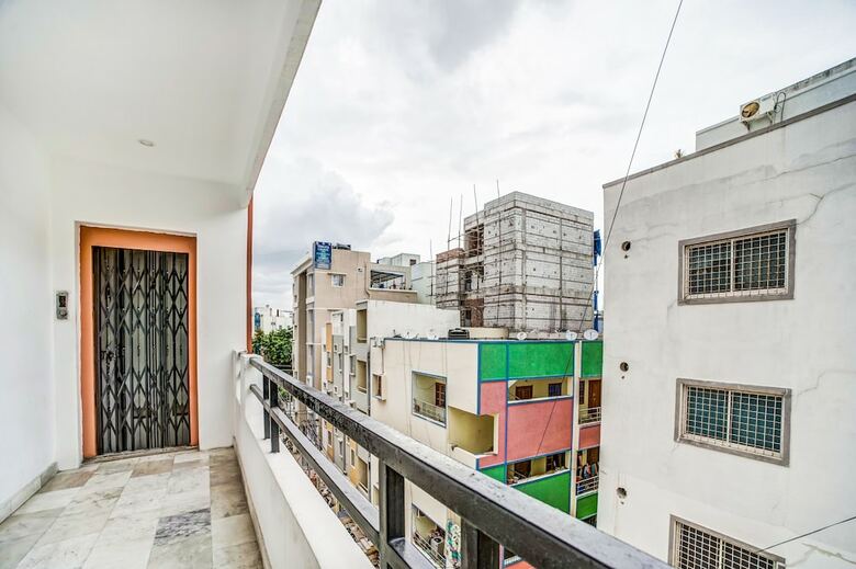 Hotel Fabexpress Adarsh Inn
