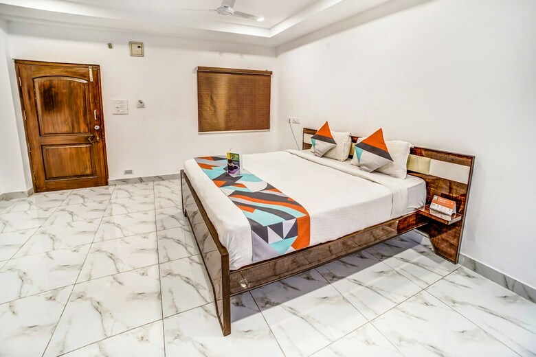 Hotel Fabexpress Adarsh Inn