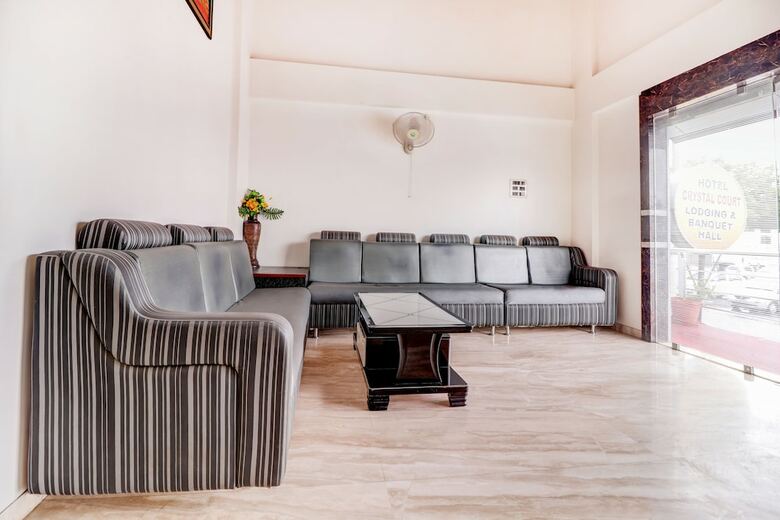Fabhotel Crystal Court Inn