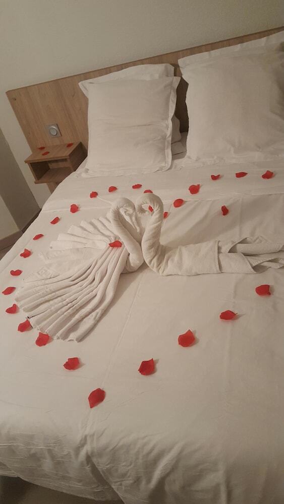 Brit Hotel Parc Azur Toulon