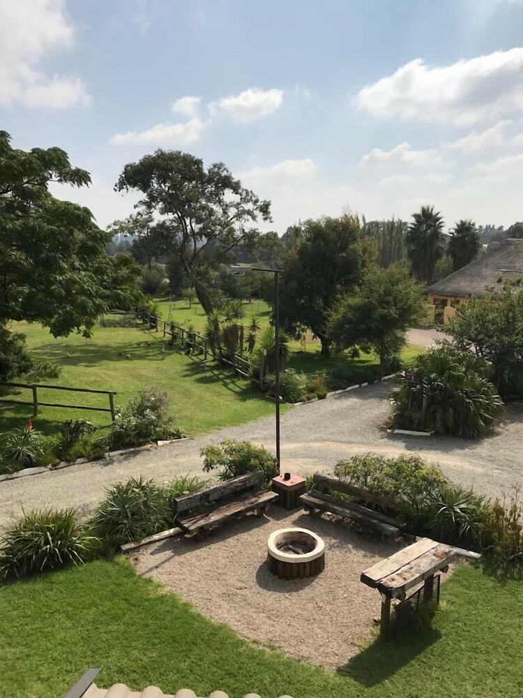 Hotel Cherry Country Lodge