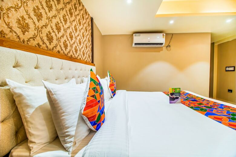 Fabhotel Svr And Banquet