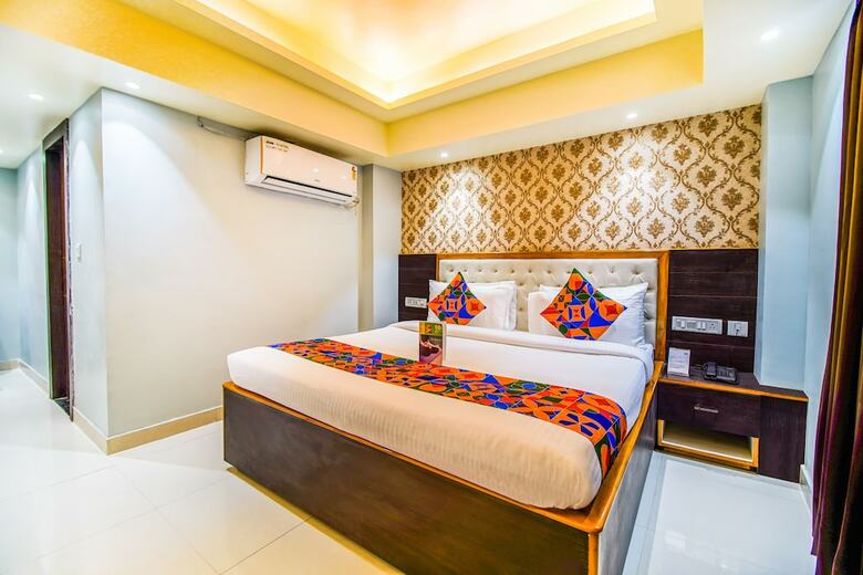 Fabhotel Svr And Banquet