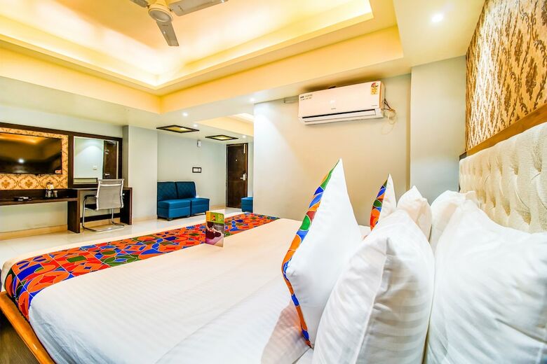 Fabhotel Svr And Banquet