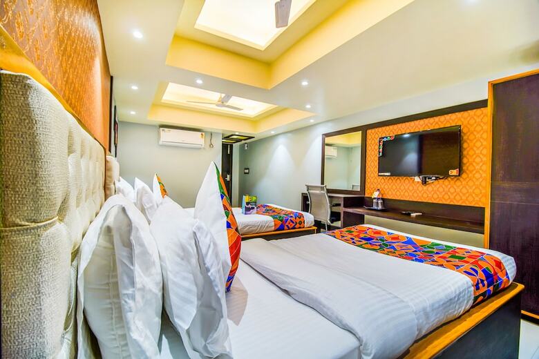 Fabhotel Svr And Banquet