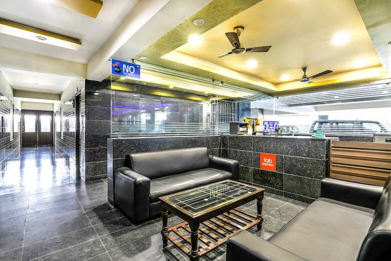 Hotel Fabexpress Pp Residency