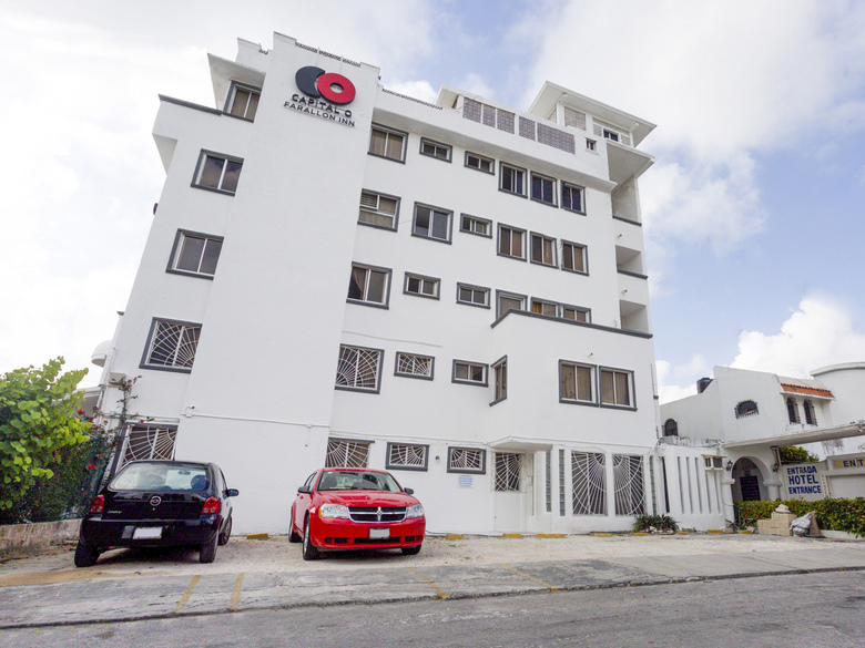Hotel Capital O Farallon Inn