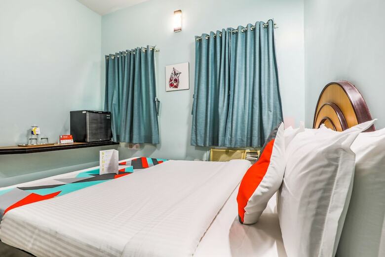 Hotel Fabexpress Santhi Inn