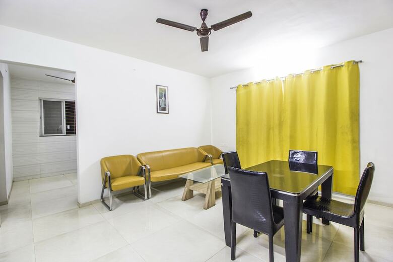Fabhotel House Khas Suites