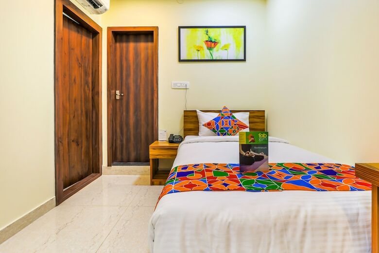 Fabhotel Zenith Residency