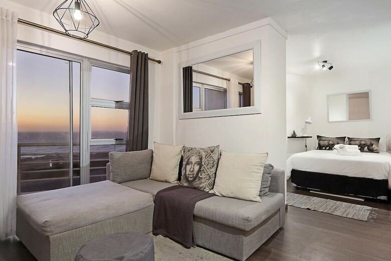 Apartamentos The Bays B202