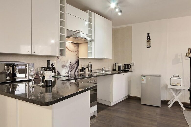 Apartamentos The Bays B202