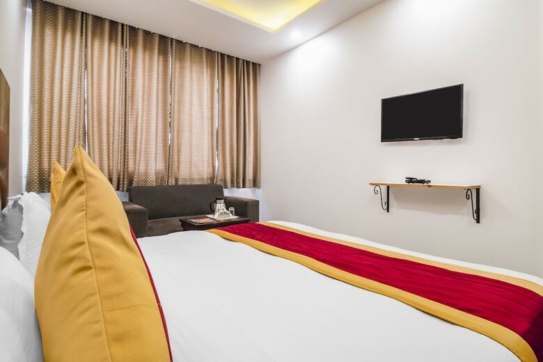 Gracious A Unit Of Hotel Vishesh