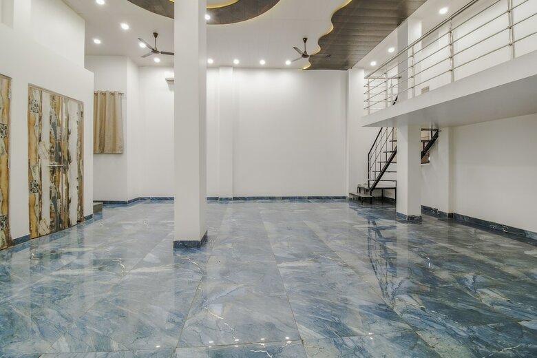 Gracious A Unit Of Hotel Vishesh