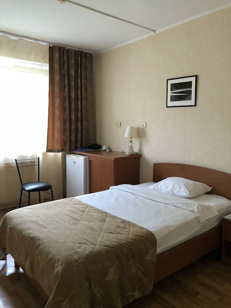 Hostal Econom Hotel Equator - Hostel