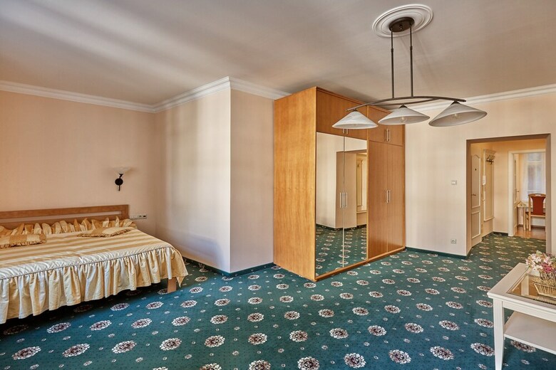 Natali Apartments