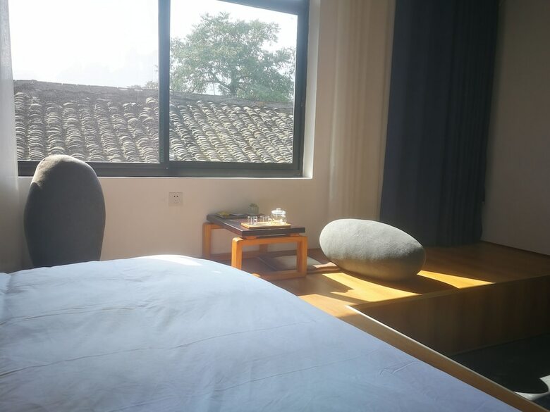 Bed & Breakfast Tujia Folk Houses