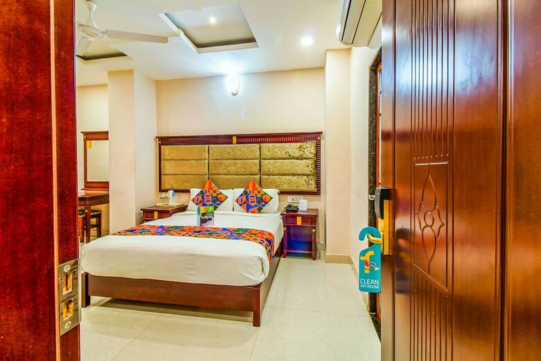 Fabhotel Eleven Heights