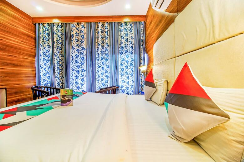Hotel Fabexpress Grand Inn