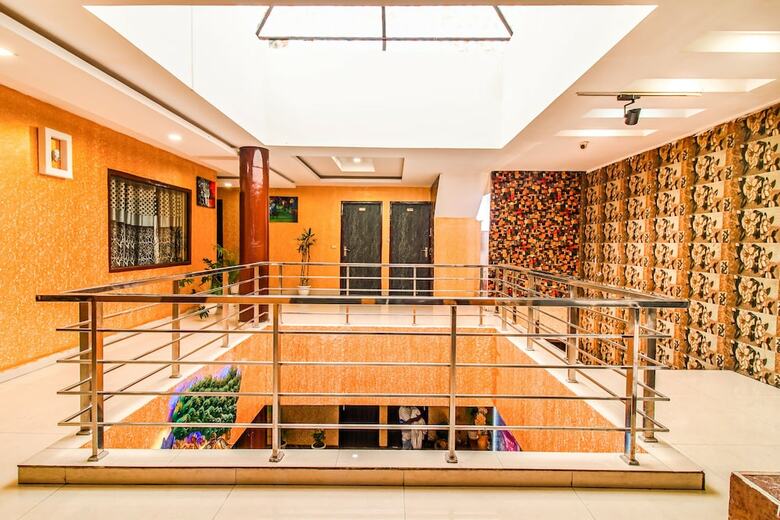 Hotel Fabexpress Grand Inn