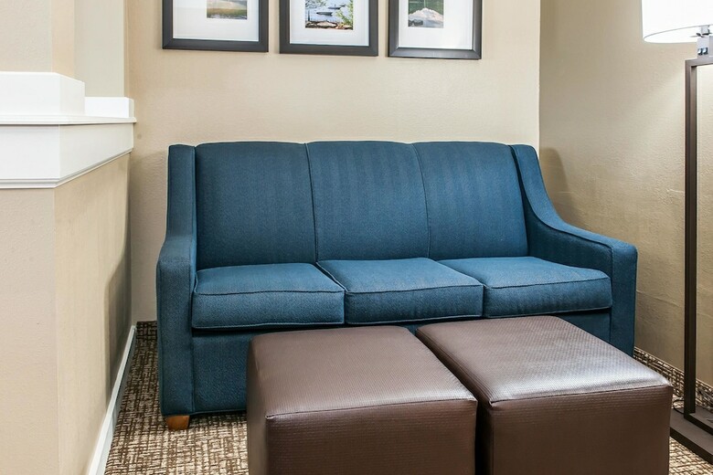 Hotel Comfort Inn And Suites