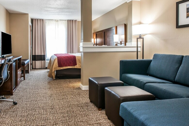 Hotel Comfort Inn And Suites