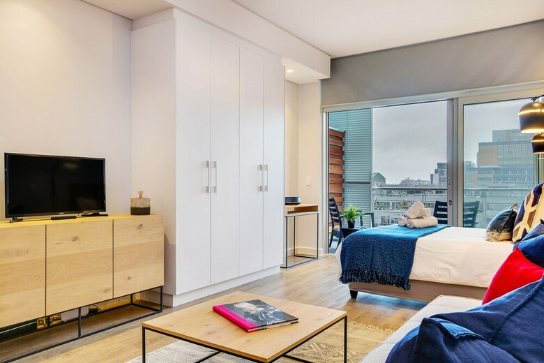 City View Balcony Apartment 908