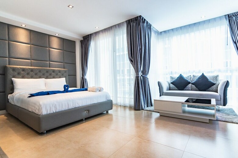 Centara Av. Residence By Pattaya Holiday