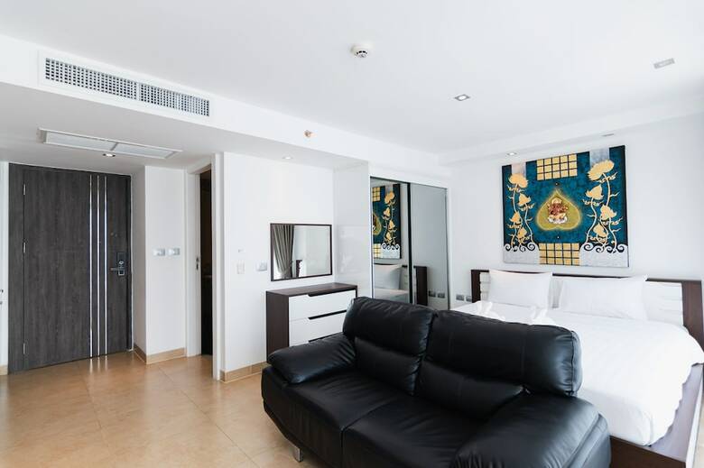 Centara Av. Residence By Pattaya Holiday
