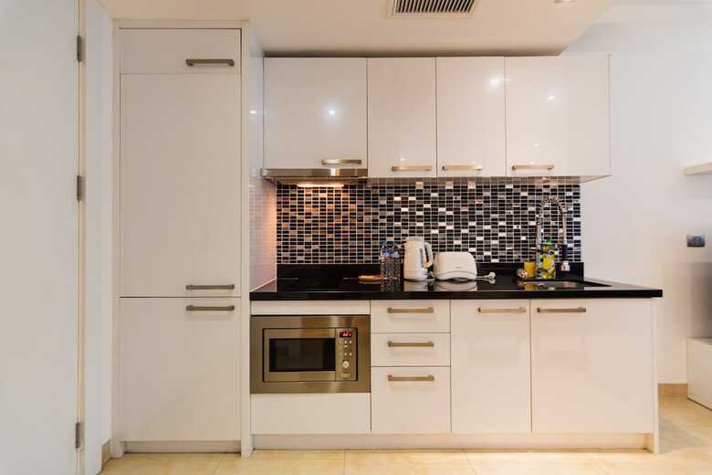 Centara Av. Residence By Pattaya Holiday