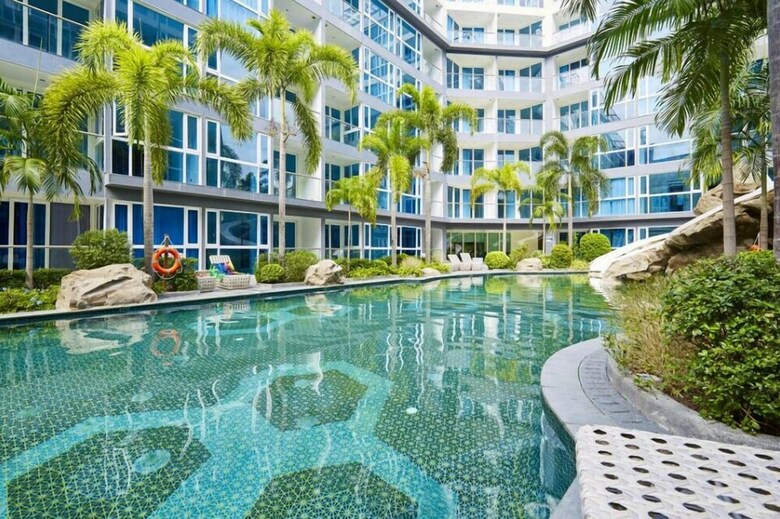 Centara Av. Residence By Pattaya Holiday