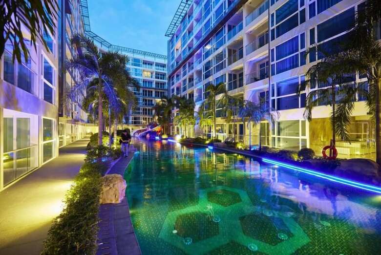 Centara Av. Residence By Pattaya Holiday