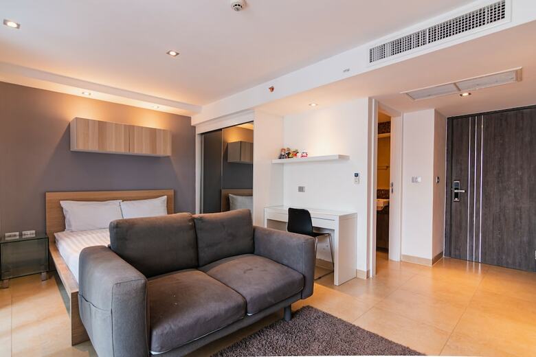 Centara Av. Residence By Pattaya Holiday