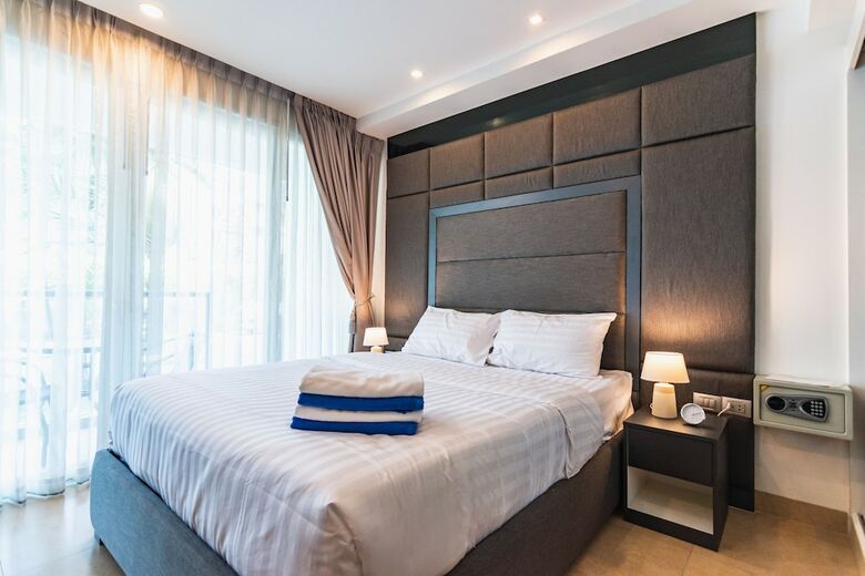 Centara Av. Residence By Pattaya Holiday