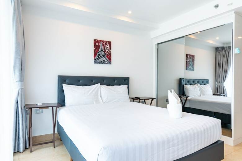 Centara Av. Residence By Pattaya Holiday
