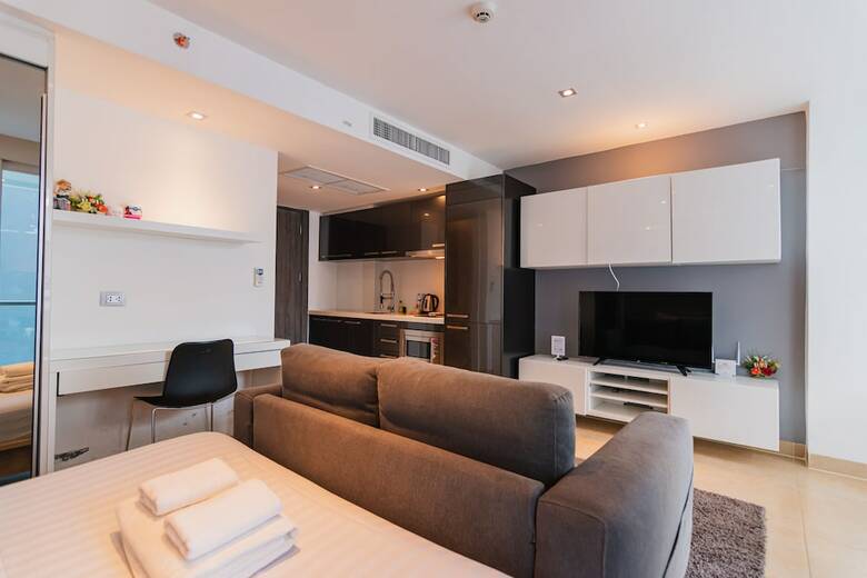 Centara Av. Residence By Pattaya Holiday