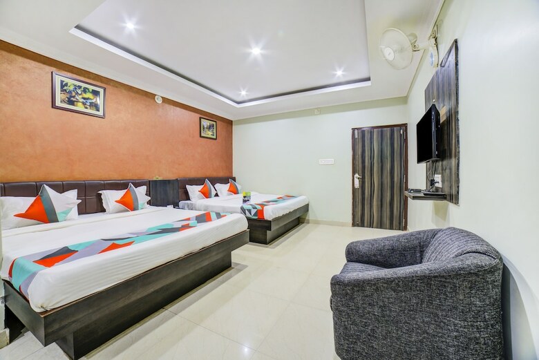 Hotel Fabexpress Royal Guest House