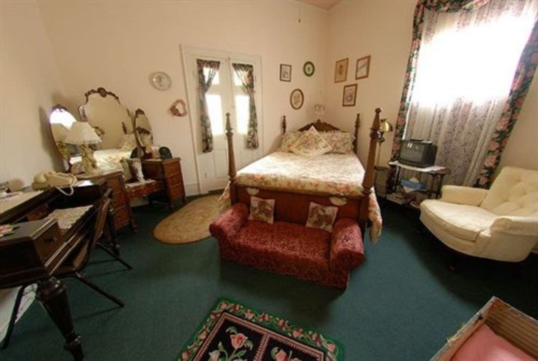 Carrier Houses Bed And Breakfast