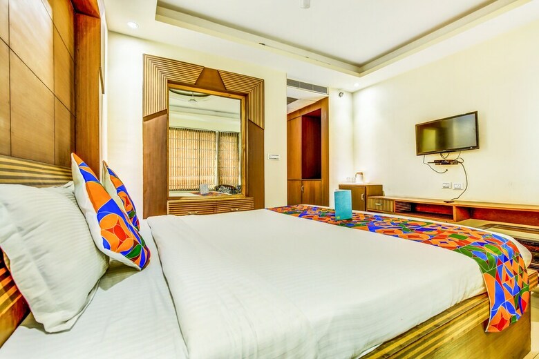 Fabhotel Radiance Paradise