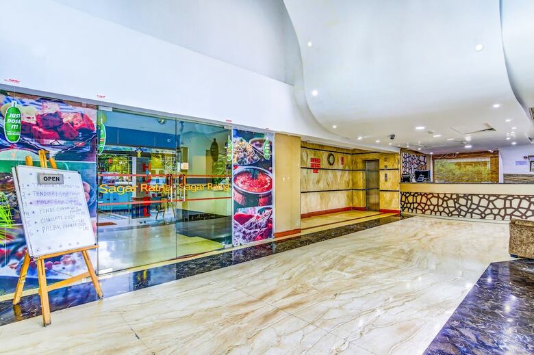 Fabhotel Radiance Paradise