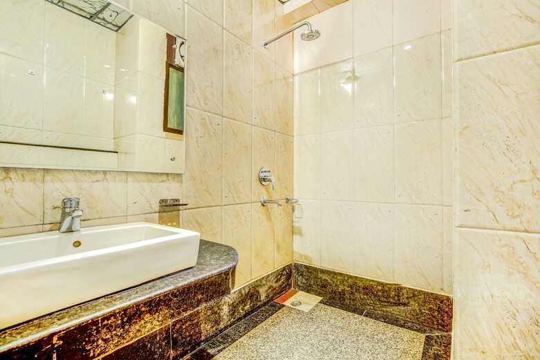 Fabhotel Radiance Paradise