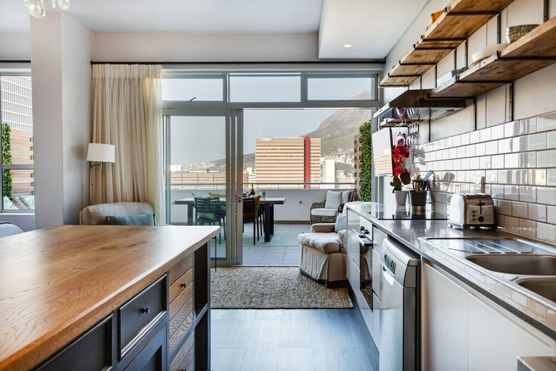 Luxury Table Mountain Balcony Apartment