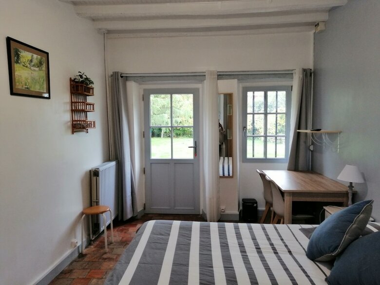 Hotel Chambres D'hotes La Petite Charnasserie