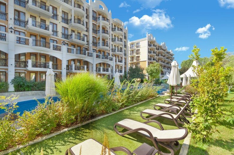 Hotel Harmony Suites Grand Resort
