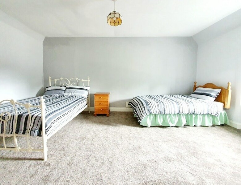 Spacious Holiday Home Closeby The River