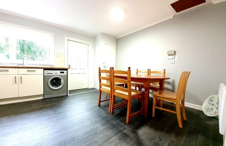 Spacious Holiday Home Closeby The River