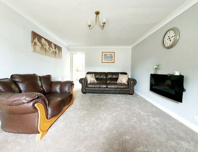 Spacious Holiday Home Closeby The River