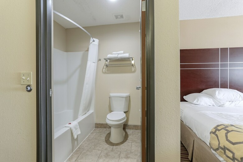 Hotel Baymont By Wyndham Bowling Green